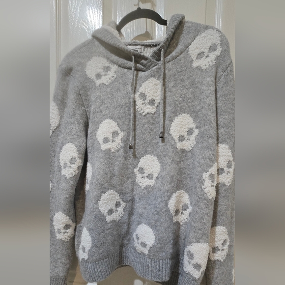 NWOT!! Cupcakes & Cashmere Skull Hoodie - Picture 3 of 6